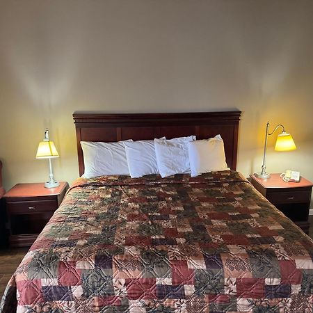 Town & Country Motel Clinton Dış mekan fotoğraf